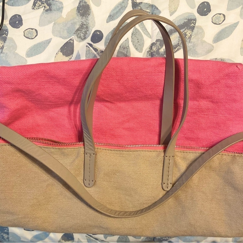 GAP Tote - Picture 7 of 7